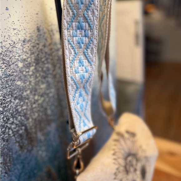 Handburned Sunflower Cowhide Crossbody Bag with Woven Guitar Strap -NWOT’s - Picture 8 of 16